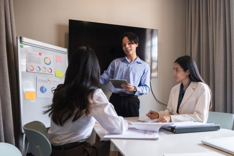 Découvrez comment déployer l’assessment dans votre entreprise pour recruter, développer les talents et renforcer la performance de vos équipes.