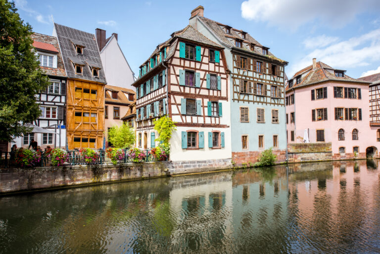 Découvrez les 10 meilleurs cabinets de recrutement à Strasbourg. Expertise sectorielle, méthodologies éprouvées et accompagnement personnalisé pour vos RH.
